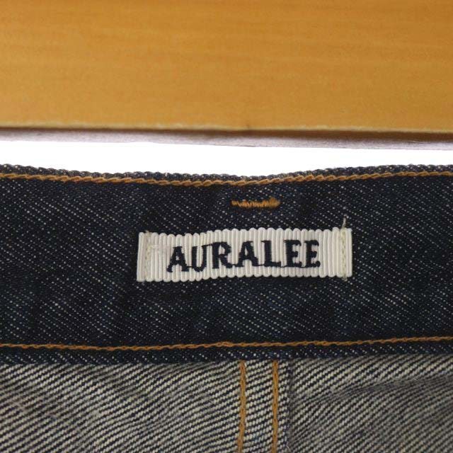 AURALEE(オーラリー)のオーラリー HARD TWIST DENIM 5P PANTS デニムパンツ レディースのパンツ(デニム/ジーンズ)の商品写真