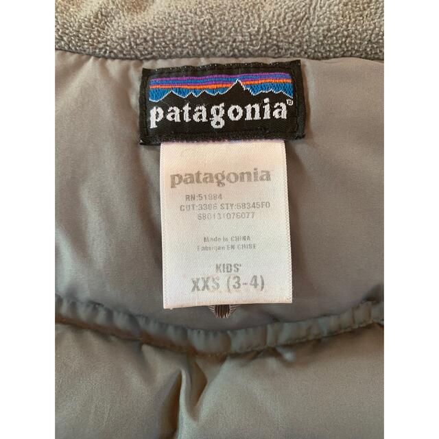 patagonia(パタゴニア)のpatagonia パタゴニア ダウンベスト キッズ/ベビー/マタニティのキッズ服男の子用(90cm~)(ジャケット/上着)の商品写真