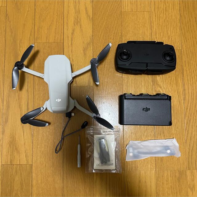 Mavic mini DJI ドローン エンタメ/ホビーのおもちゃ/ぬいぐるみ(ホビーラジコン)の商品写真