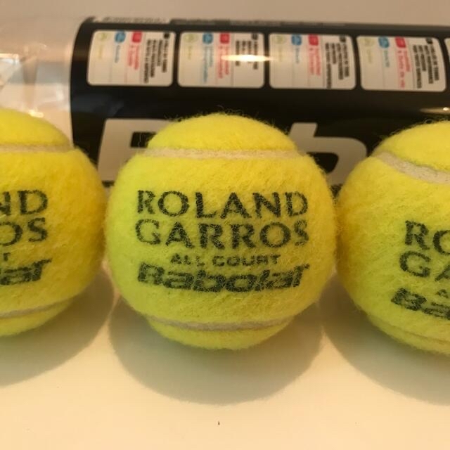 Babolat(バボラ)のBabolaT バボラ 全仏オープン オフィシャル テニスボール スポーツ/アウトドアのテニス(ボール)の商品写真
