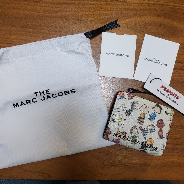 SNOOPY(スヌーピー)のMARC JACOBS スヌーピー 財布 ウォレット レディースのファッション小物(財布)の商品写真