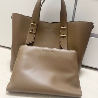 チャールズアンドキース(Charles and Keith)のダブルハンドル スローチーバッグ(ハンドバッグ)