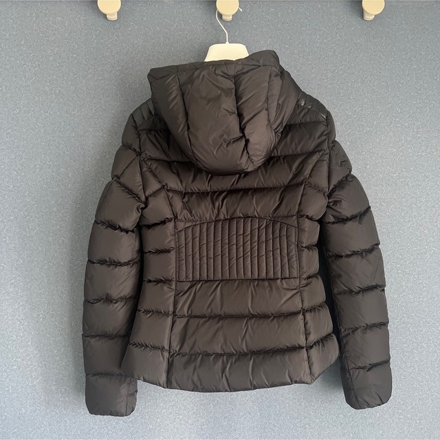 MONCLER(モンクレール)のMONCLERモンクレール ショートダウン TETRA サイズ0 レディースのジャケット/アウター(ダウンジャケット)の商品写真