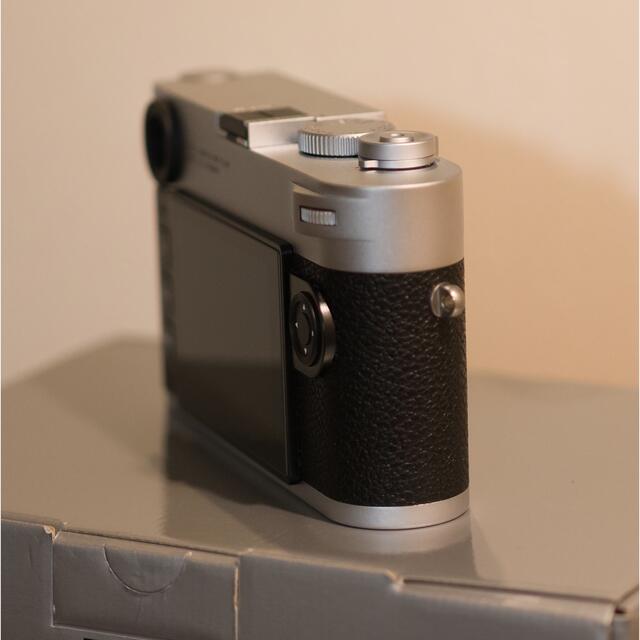 LEICA(ライカ)の超美品 LEICA M10-R シルバークローム スマホ/家電/カメラのカメラ(デジタル一眼)の商品写真