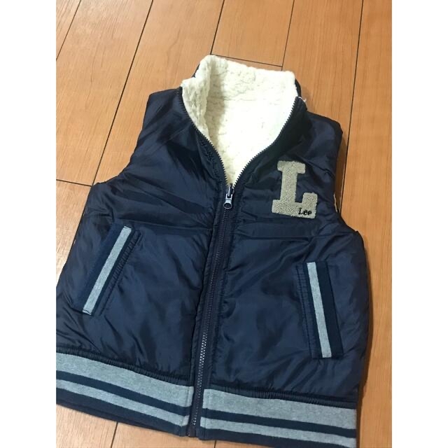 Lee(リー)の☆キッズ・Ｌｅｅ　リー ◆ リバーシブル・モコモコ ベスト（110） キッズ/ベビー/マタニティのキッズ服男の子用(90cm~)(ジャケット/上着)の商品写真