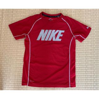 ナイキ(NIKE)のNIKE スポーツウェア　トップス　M レディース　レッド(ウェア)