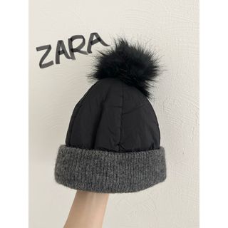 スライ(SLY)のZARA ニット帽　帽子　ブラック　グレー　ビーニー　ぽんぽん(ニット帽/ビーニー)