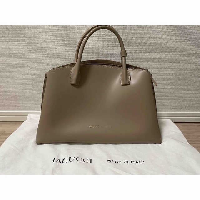 【IACUCCI】トートバッグ/サンドベージュ（A4サイズ）47520円原産国