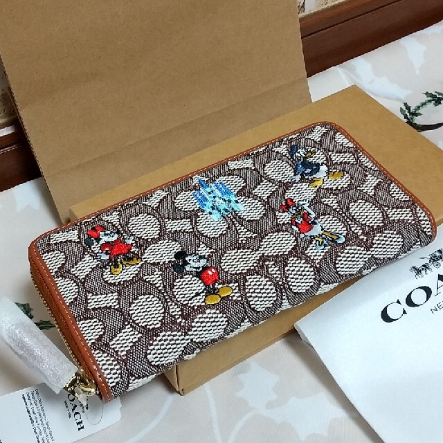 Coach 新品未使用 コーチ ディズニーコラボ長財布 マルチ アウトレットの通販 By Right Milk S Shop Piro コーチ ならラクマ