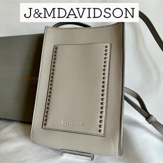 ジェイアンドエムデヴィッドソン(J&M DAVIDSON)の【人気　良品】J&M Davidson ショルダーバッグ グレー カルトポスタル(ショルダーバッグ)