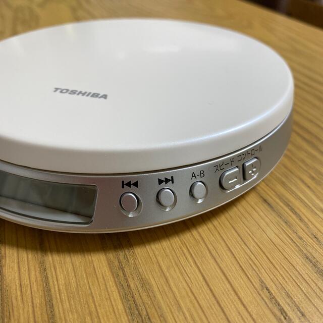 東芝(トウシバ)のCDプレーヤー スマホ/家電/カメラのオーディオ機器(ポータブルプレーヤー)の商品写真