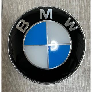 ビーエムダブリュー(BMW)の送料無料 BMWボンネットリアエンブレム82㎜(車種別パーツ)