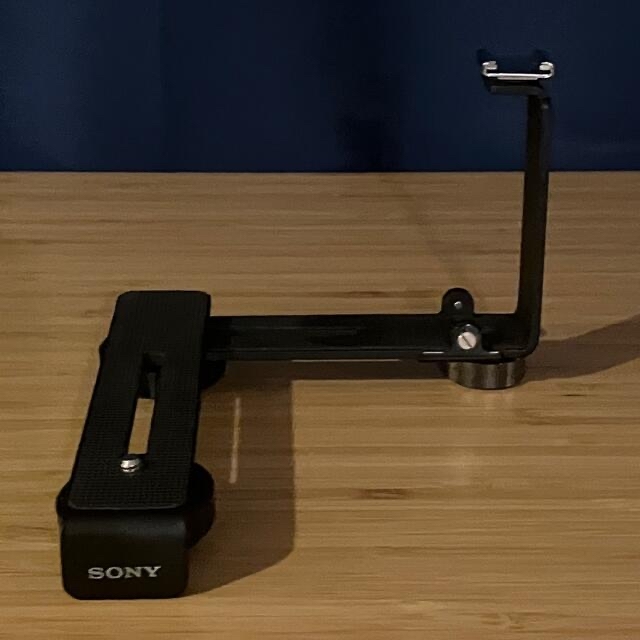 SONY(ソニー)のSONY VCT-55LH ブラケット スマホ/家電/カメラのカメラ(ビデオカメラ)の商品写真