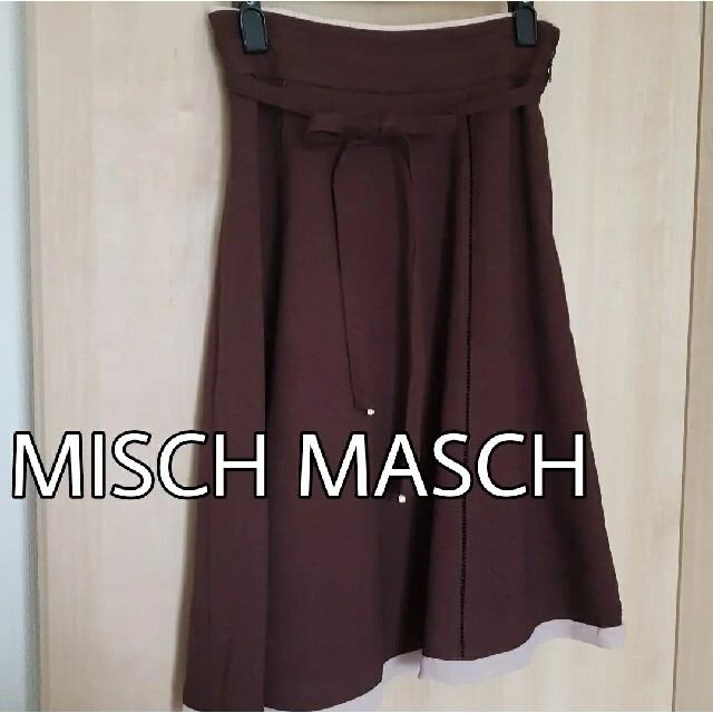 MISCH MASCH(ミッシュマッシュ)のMISCH MASCH ビジュー付ベルト付膝丈スカート レディースのスカート(ひざ丈スカート)の商品写真