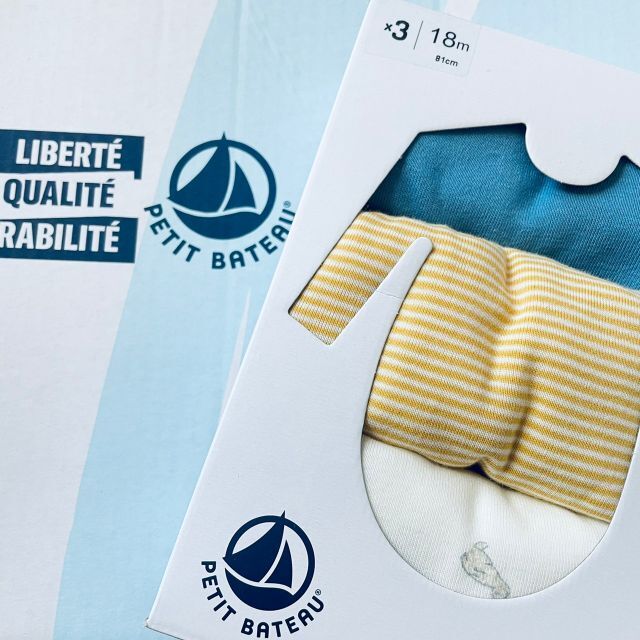 PETIT BATEAU(プチバトー)のrito様専用18m 長袖ボディ3枚組 動物プリント キッズ/ベビー/マタニティのベビー服(~85cm)(肌着/下着)の商品写真