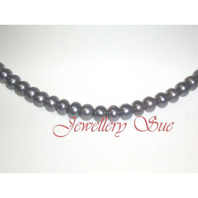 【日本製】 sv616b可愛い天然真珠/ベビーブラックパールネックレス レディースのアクセサリー(ネックレス)の商品写真
