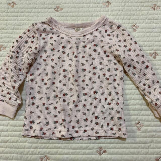 ベビー　パジャマ　花柄　薄手 長袖　90 バースデイ キッズ/ベビー/マタニティのキッズ服女の子用(90cm~)(パジャマ)の商品写真