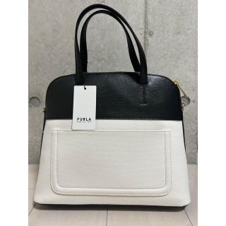 新品 FURLA バイカラー台形バック