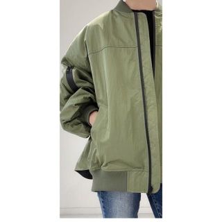 新品❗️イシカワラボ フリルブルゾン