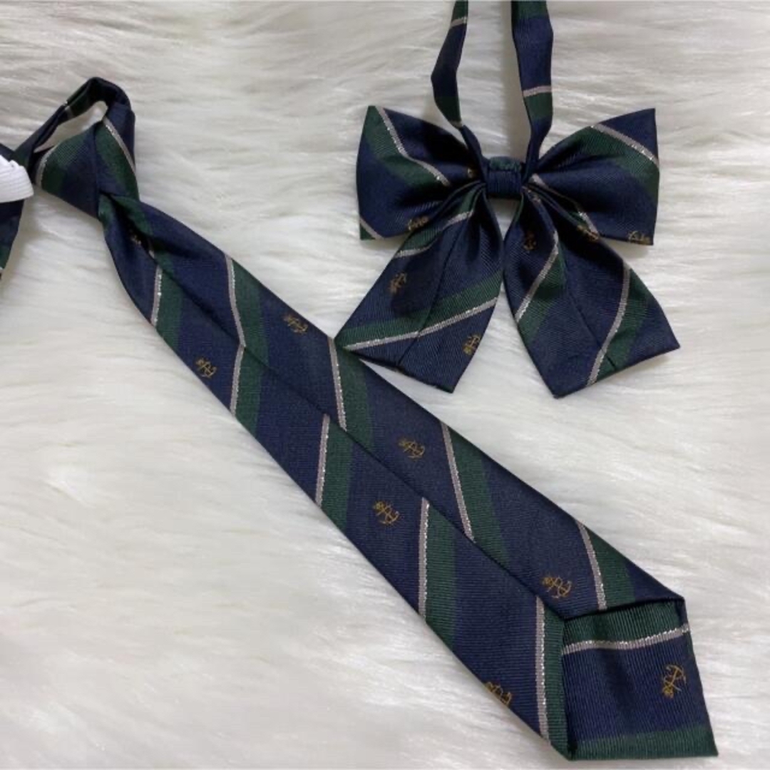 【新品】緑色　碇　ストライプ　ラメあり　ネクタイとスクールリボン2点セット レディースのファッション小物(ネクタイ)の商品写真