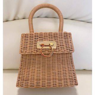 サルヴァトーレフェラガモ(Salvatore Ferragamo)のフェラガモ　かごバッグ(かごバッグ/ストローバッグ)