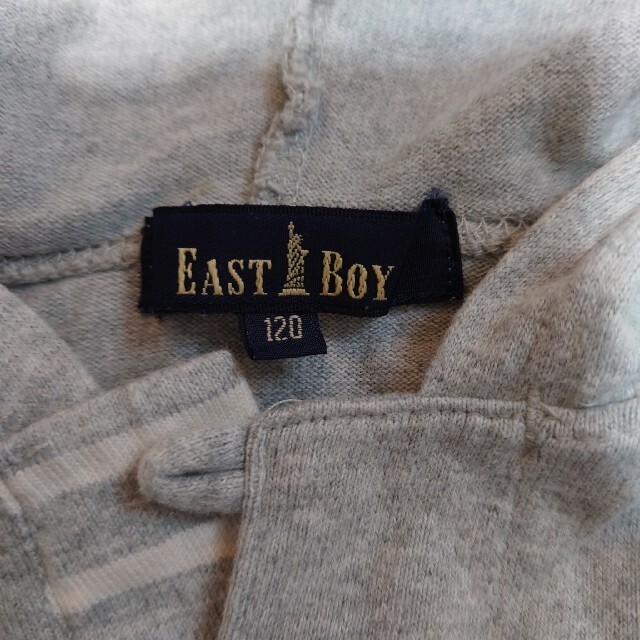 EASTBOY(イーストボーイ)のイーストボーイ　パーカー　サイズ120 キッズ/ベビー/マタニティのキッズ服女の子用(90cm~)(Tシャツ/カットソー)の商品写真