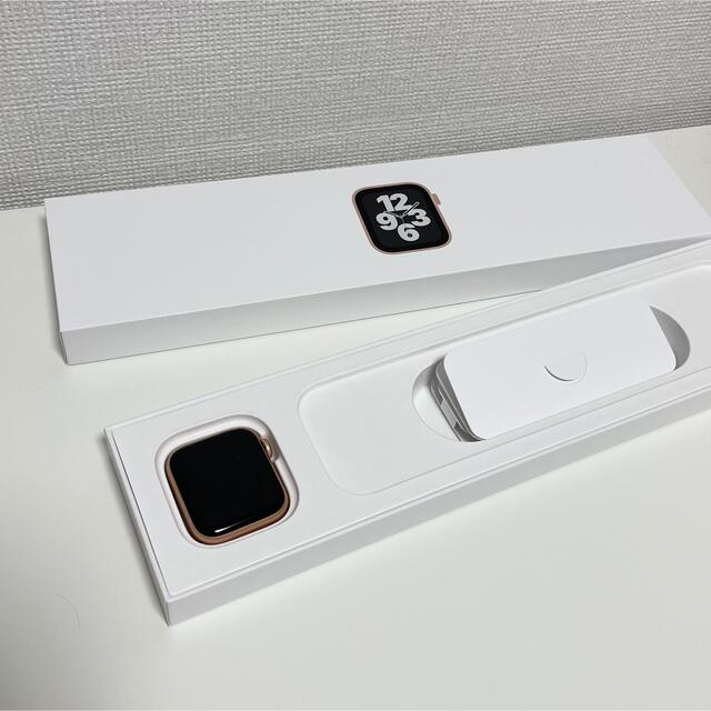 Apple Watch(アップルウォッチ)のApple Watch SE 40mm (GPSモデル) メンズの時計(腕時計(デジタル))の商品写真