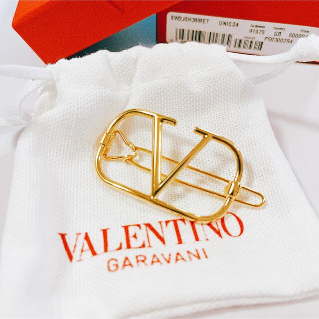 VALENTINO GARAVANI V ロゴ シグネチャー メタル ヘアピン | フリマアプリ ラクマ