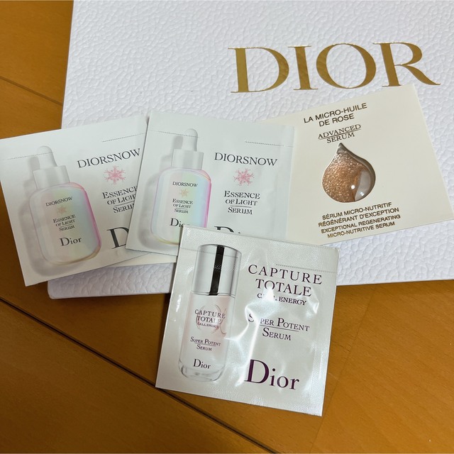 Dior(ディオール)のディオール　紙袋　リボン、おまけ付き レディースのバッグ(ショップ袋)の商品写真