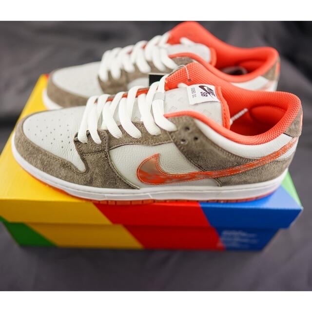 NIKE(ナイキ)のCrushed Skate Shop × Nike SB Dunk Low QS メンズの靴/シューズ(スニーカー)の商品写真