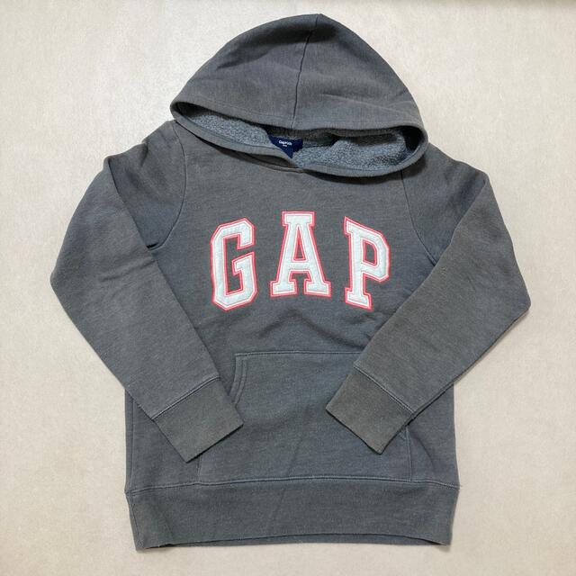 GAP Kids(ギャップキッズ)のGAP kids パーカー　140 グレー キッズ/ベビー/マタニティのキッズ服女の子用(90cm~)(Tシャツ/カットソー)の商品写真