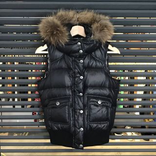 BURBERRY BLUE LABEL(ダウンベスト)のフリマアイテム一覧 BURBERRY BLUE LABEL(ダウンベスト)のフリマアイテム一覧