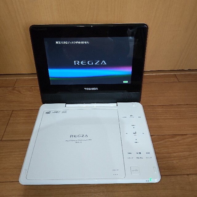 東芝(トウシバ)のTOSHIBA　REGZA　レグザ　ポータブルDVDプレーヤー　SD-P77SG スマホ/家電/カメラのオーディオ機器(ポータブルプレーヤー)の商品写真