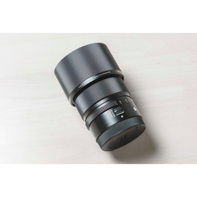 SIGMA(シグマ)のSIGMA シグマ 90mm F2.8 DG DN Eマウント用 スマホ/家電/カメラのカメラ(レンズ(単焦点))の商品写真