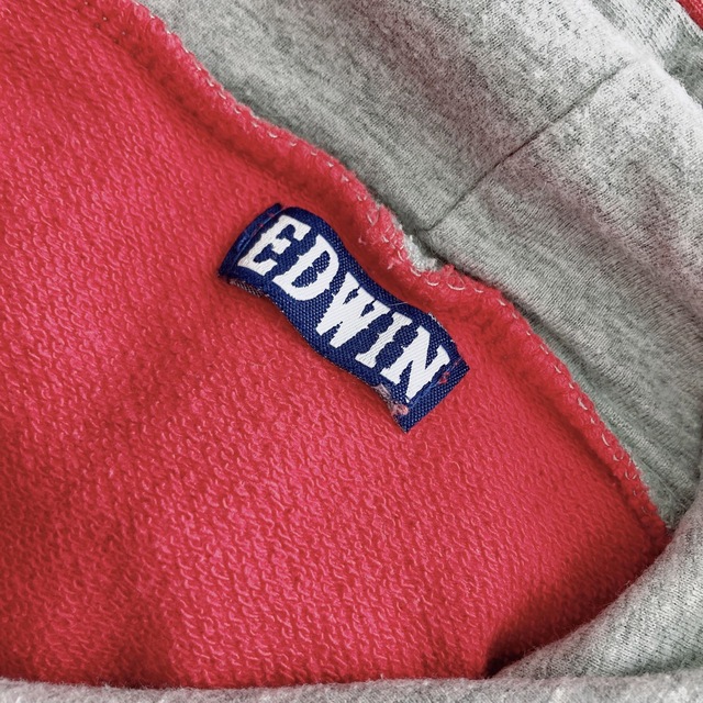 EDWIN(エドウィン)のEDWIN エドウィン　プルオーバー　パーカー　130 赤 キッズ/ベビー/マタニティのキッズ服男の子用(90cm~)(ジャケット/上着)の商品写真