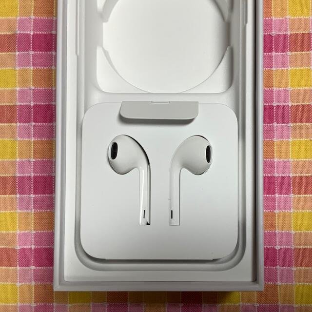 iPhone(アイフォーン)の【新品未使用】Ear Pods(Lightning コネクタ) 純正 イヤホン スマホ/家電/カメラのスマホアクセサリー(ストラップ/イヤホンジャック)の商品写真