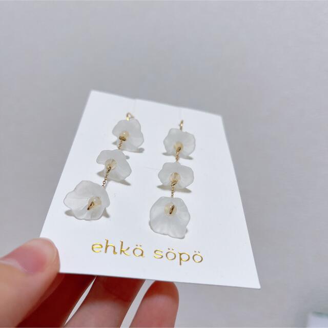 ehka sopo(エヘカソポ)のすずらんピアス レディースのアクセサリー(ピアス)の商品写真