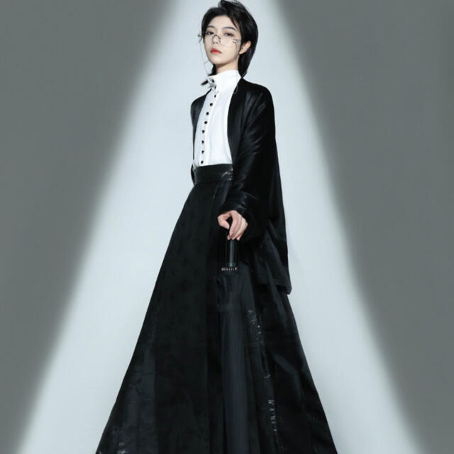 画屏 黒色ロングワンピース 馬面裙 中国伝統衣装 明製漢服 着物和服