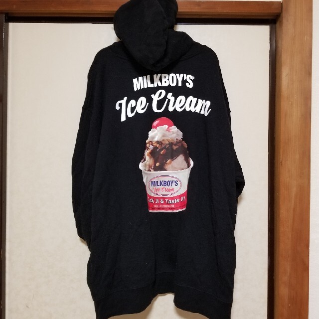 MILKBOY(ミルクボーイ)のMILKBOYフーディー レディースのトップス(パーカー)の商品写真