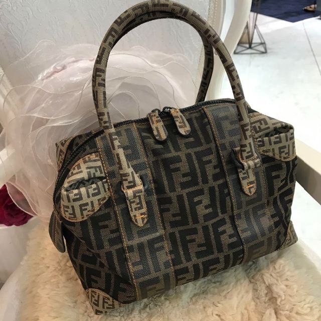 今ならほぼ即納! - FENDI フェンディ ミニボストンバッグ ズッカ柄