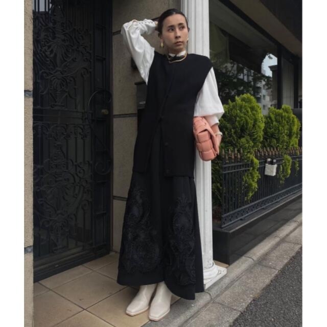 Ameri VINTAGE(アメリヴィンテージ)のAMERI 新品♡ RIBBON EMBROIDERY SKIRT Ｓサイズ♡ レディースのスカート(ロングスカート)の商品写真