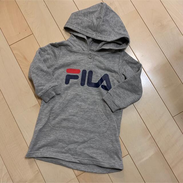 FILA(フィラ)の⭐︎新品　フィラ　FILA ワンピース　グレー　90 裏起毛 キッズ/ベビー/マタニティのキッズ服女の子用(90cm~)(ワンピース)の商品写真