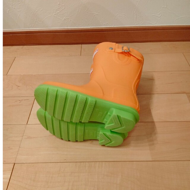 crocs(クロックス)の【値下げ・お買い得】おしゃれなレインブーツ 2足セット キッズ/ベビー/マタニティのキッズ靴/シューズ(15cm~)(長靴/レインシューズ)の商品写真