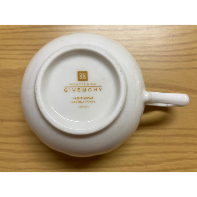 GIVENCHY(ジバンシィ)のジバンシー　カップ＆ソーサー　2客分 インテリア/住まい/日用品のキッチン/食器(食器)の商品写真