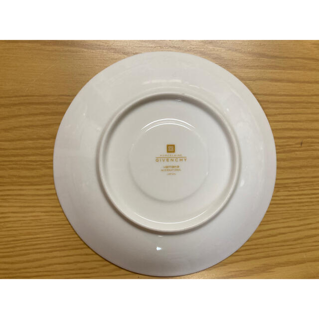 GIVENCHY(ジバンシィ)のジバンシー　カップ＆ソーサー　2客分 インテリア/住まい/日用品のキッチン/食器(食器)の商品写真