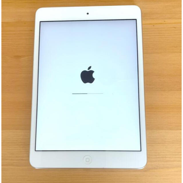 Apple(アップル)のiPad mini2 Wi-Fi 32GB シルバー ME280J/A スマホ/家電/カメラのPC/タブレット(タブレット)の商品写真