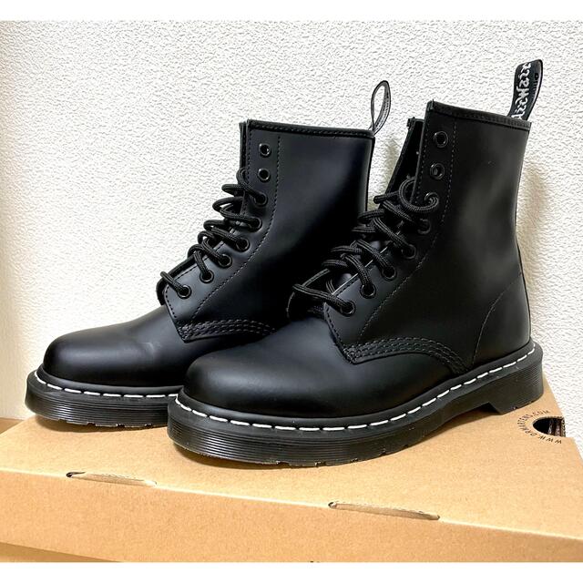 Dr.Martens 1460 ホワイトステッチ 8ホールブーツ | munchercruncher.com