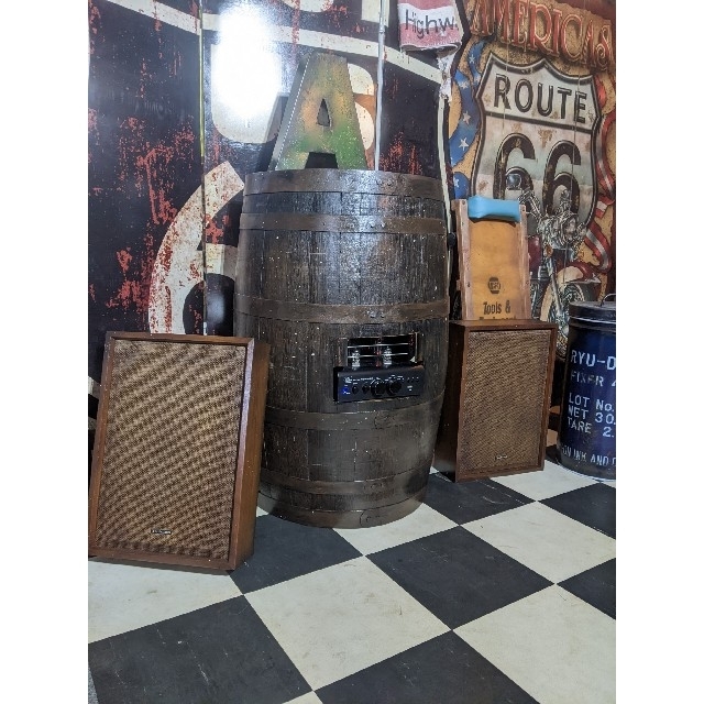 ウイスキー樽 の BARカウンター オーディオ/真空管アンプ + ヴィンテージ