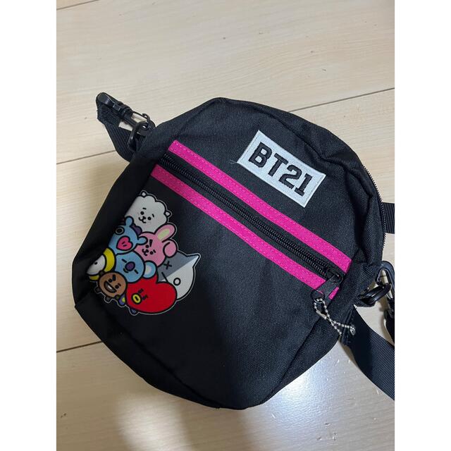 BT21(ビーティーイシビル)のBT21 ショルダー エンタメ/ホビーのタレントグッズ(アイドルグッズ)の商品写真