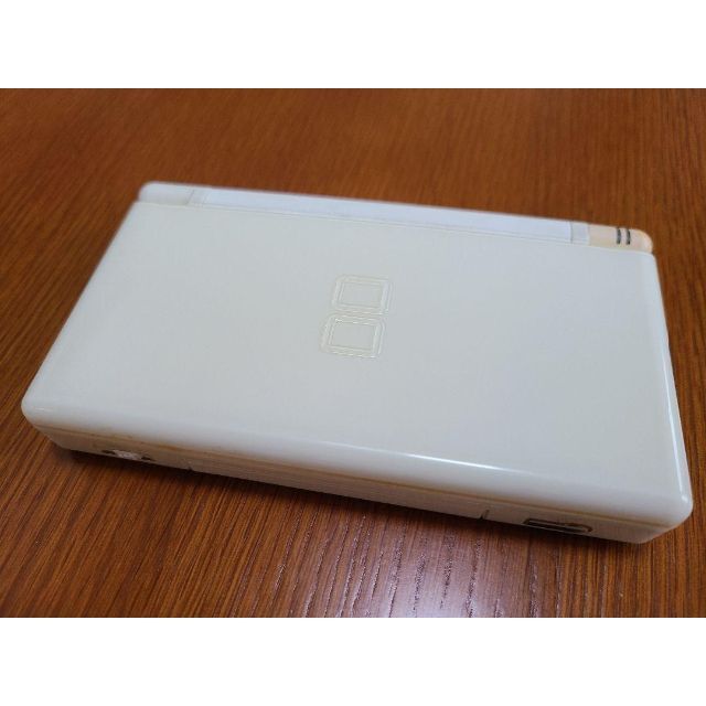 ニンテンドーDS(ニンテンドーDS)のNintendo DS Lite クリスタルホワイト【動作品】訳あり 説明文参照 エンタメ/ホビーのゲームソフト/ゲーム機本体(携帯用ゲーム機本体)の商品写真